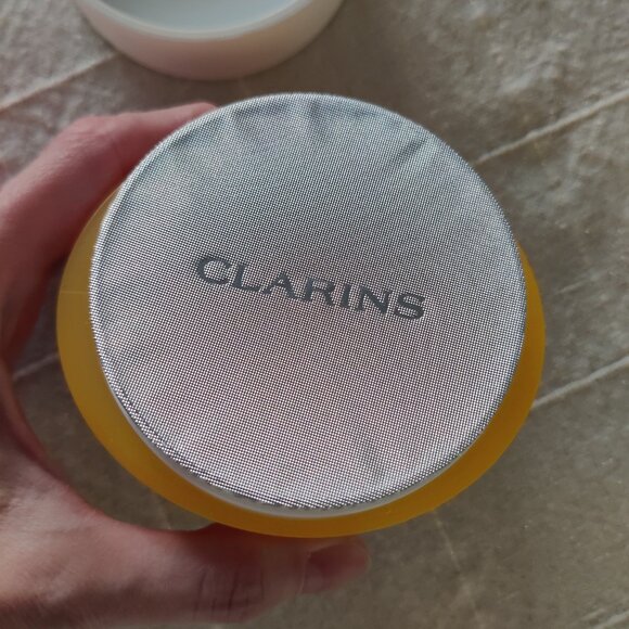 *NEW* CLARINS Tonic Sugar Polisher Body Scrub - Picture 5 of 6